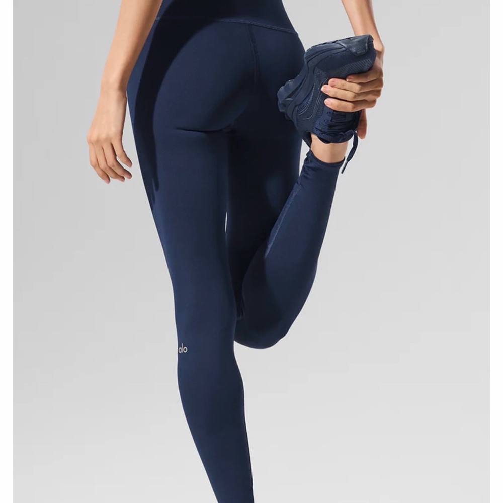 ALO Yoga Women's airlift Deep Blue Leggings